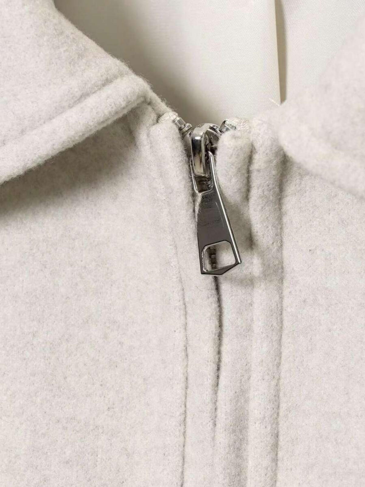 Φθινοπωρινό Μινιμαλιστικό Μπουφάν με Φερμουάρ και Πέτο σε Μαλλί, σε Φθινοπωρινό Στυλ