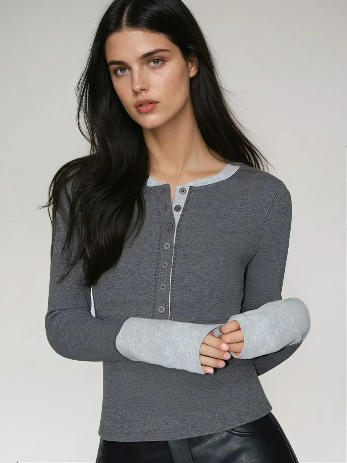 Μοντέρνα Κλασική Μανσέτα με Αντίθεση Henley - LA FEMME WANDERER