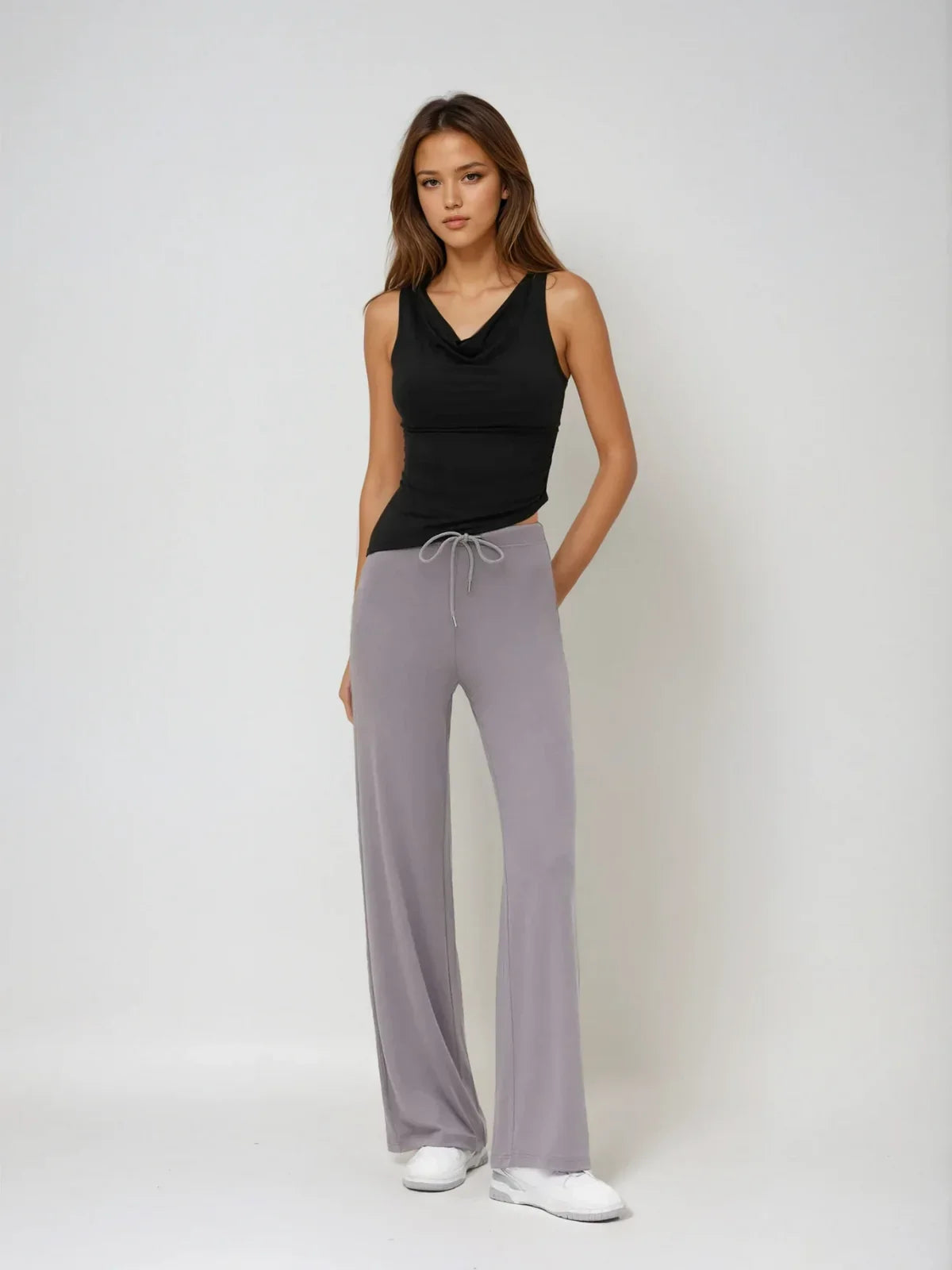 Γυναικείο T-shirt με στρογγυλή λαιμόκοψη και πλισέ γραμμή - LA FEMME WANDERER