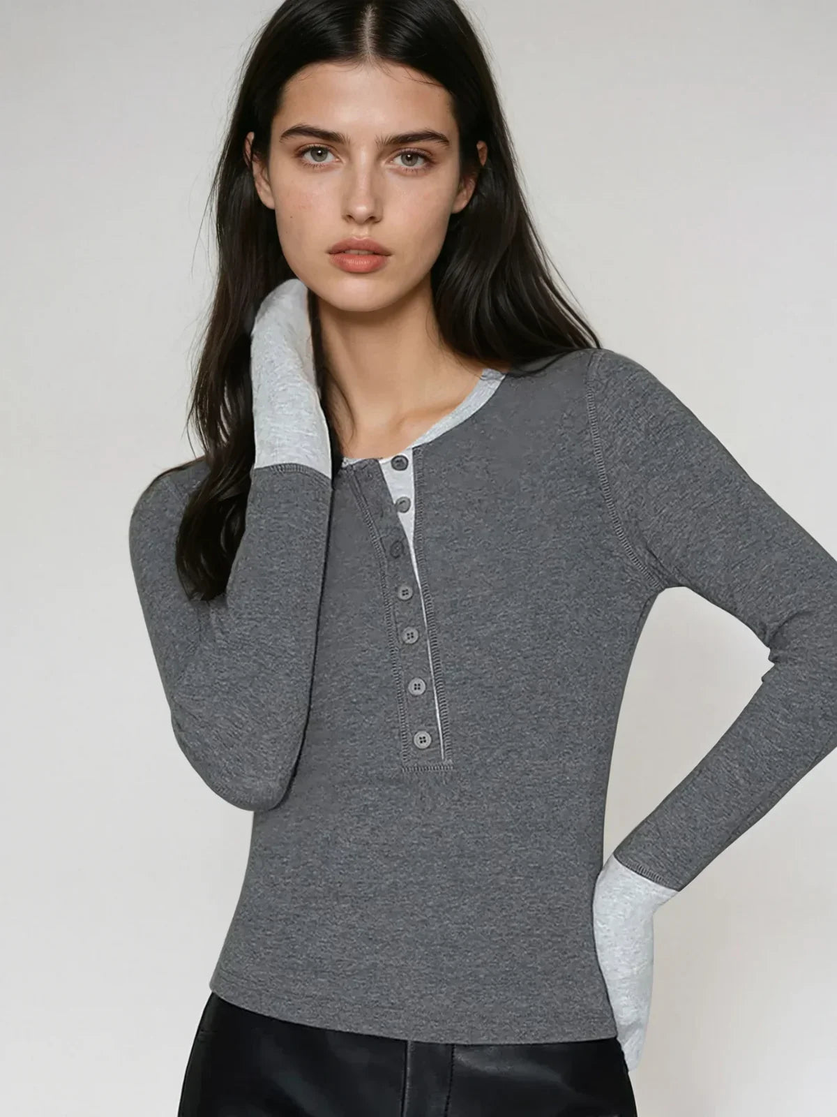 Μοντέρνα Κλασική Μανσέτα με Αντίθεση Henley - LA FEMME WANDERER