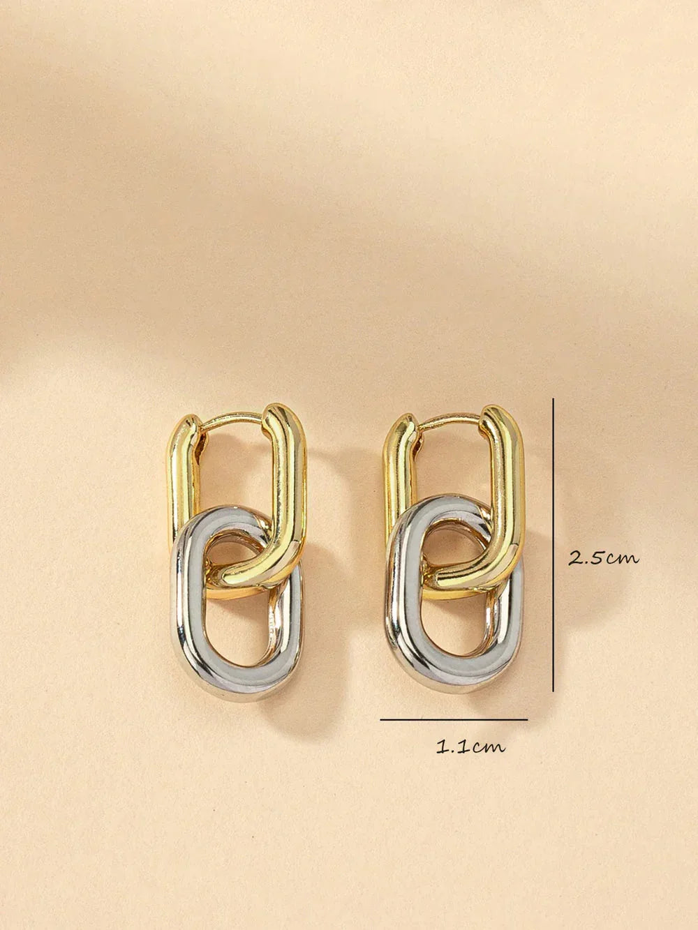 7 Μέρες - 7 Εμφανίσεις - Κυριακή - LA FEMME WANDERER