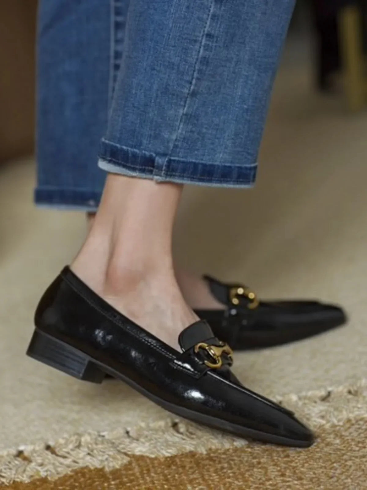 Δερμάτινα φλατ παπούτσια με χαμηλό τακούνι και μεταλλική λεπτομέρεια, τετράγωνη μύτη - LA FEMME WANDERER