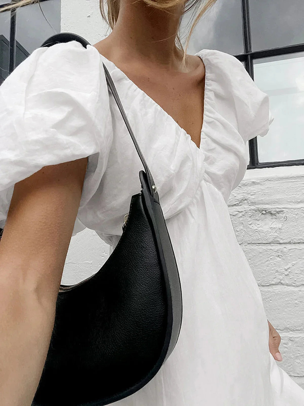 Φόρεμα με V λαιμόκοψη και φουσκωτά μανίκια, χωρίς πλάτη - LA FEMME WANDERER