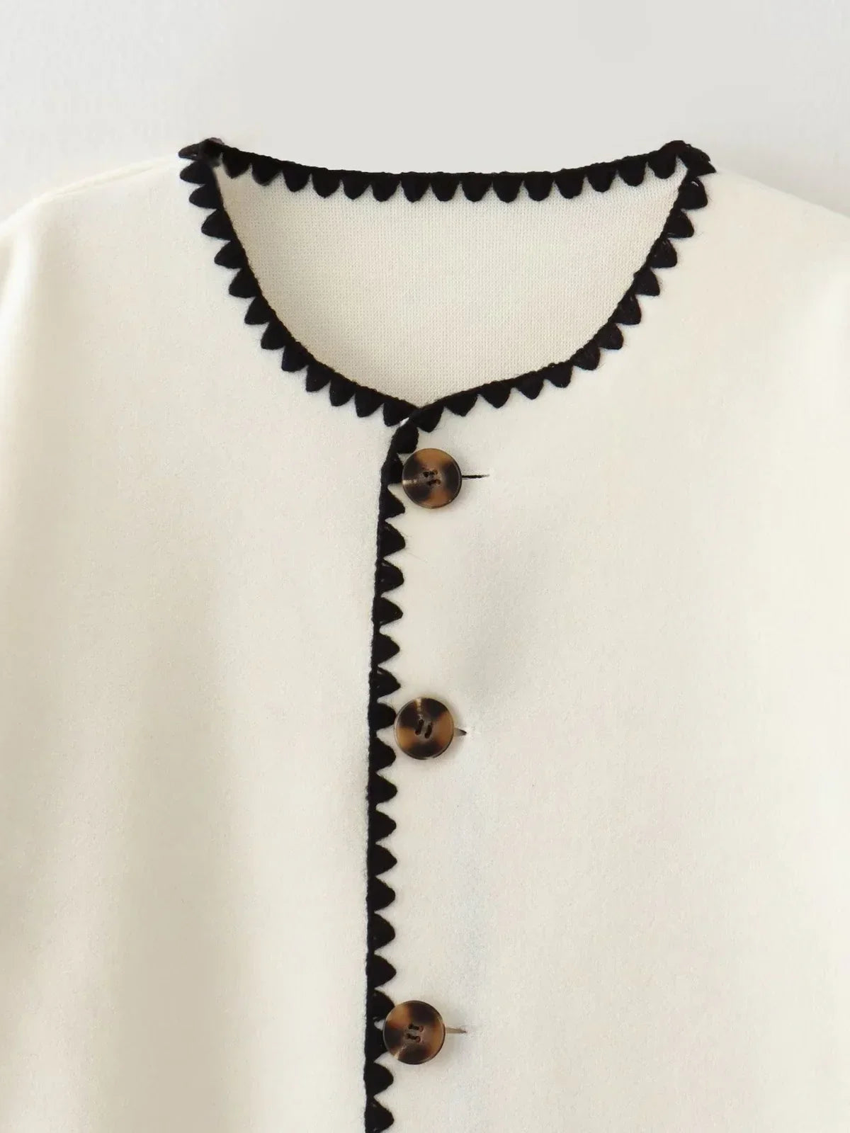 Essential Contrast Trim Coat - LA FEMME WANDERER