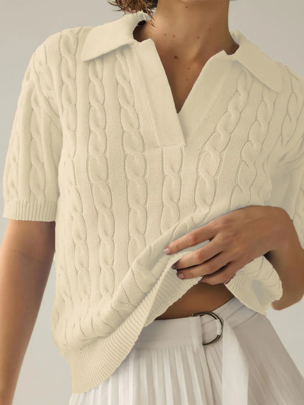 Πλεκτό τοπ με κοντό μανίκι και λαιμόκοψη V - LA FEMME WANDERER