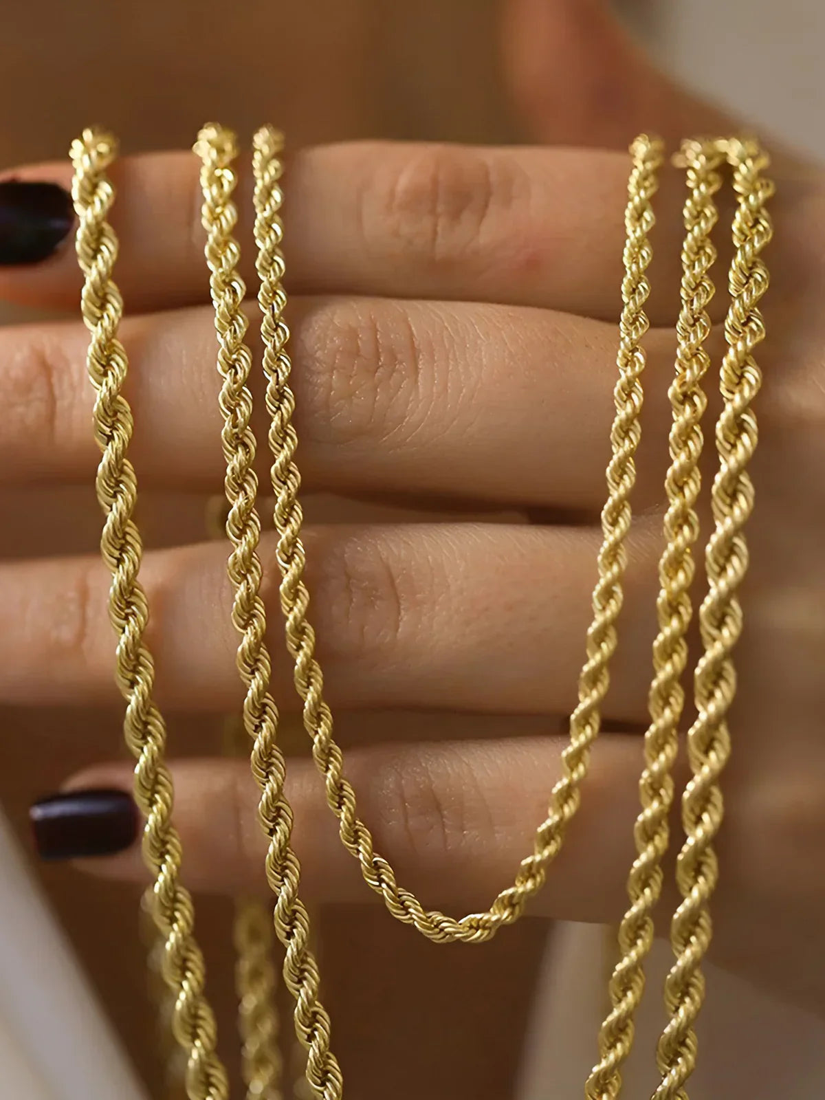 Minimalist Golden Twisted Necklace - LA FEMME WANDERER