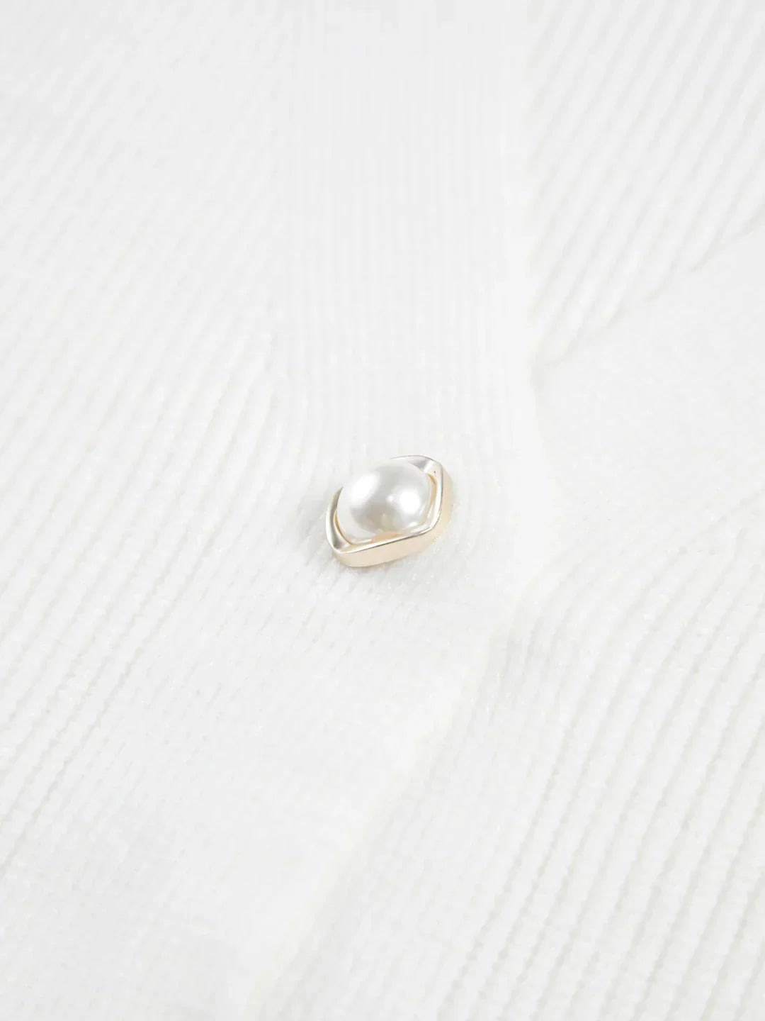 Μονόχρωμη μακρυμάνικη oversized ζακέτα με πέρλες και σχέδιο - LA FEMME WANDERER