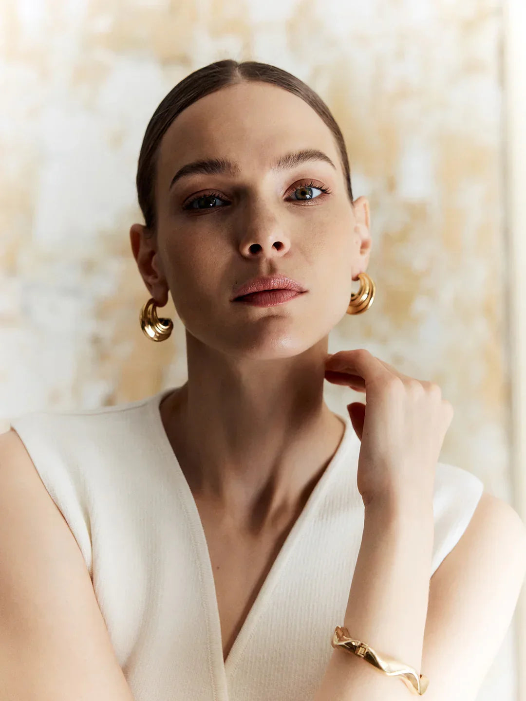 Minimalist C- Shaped Earrings - LA FEMME WANDERER