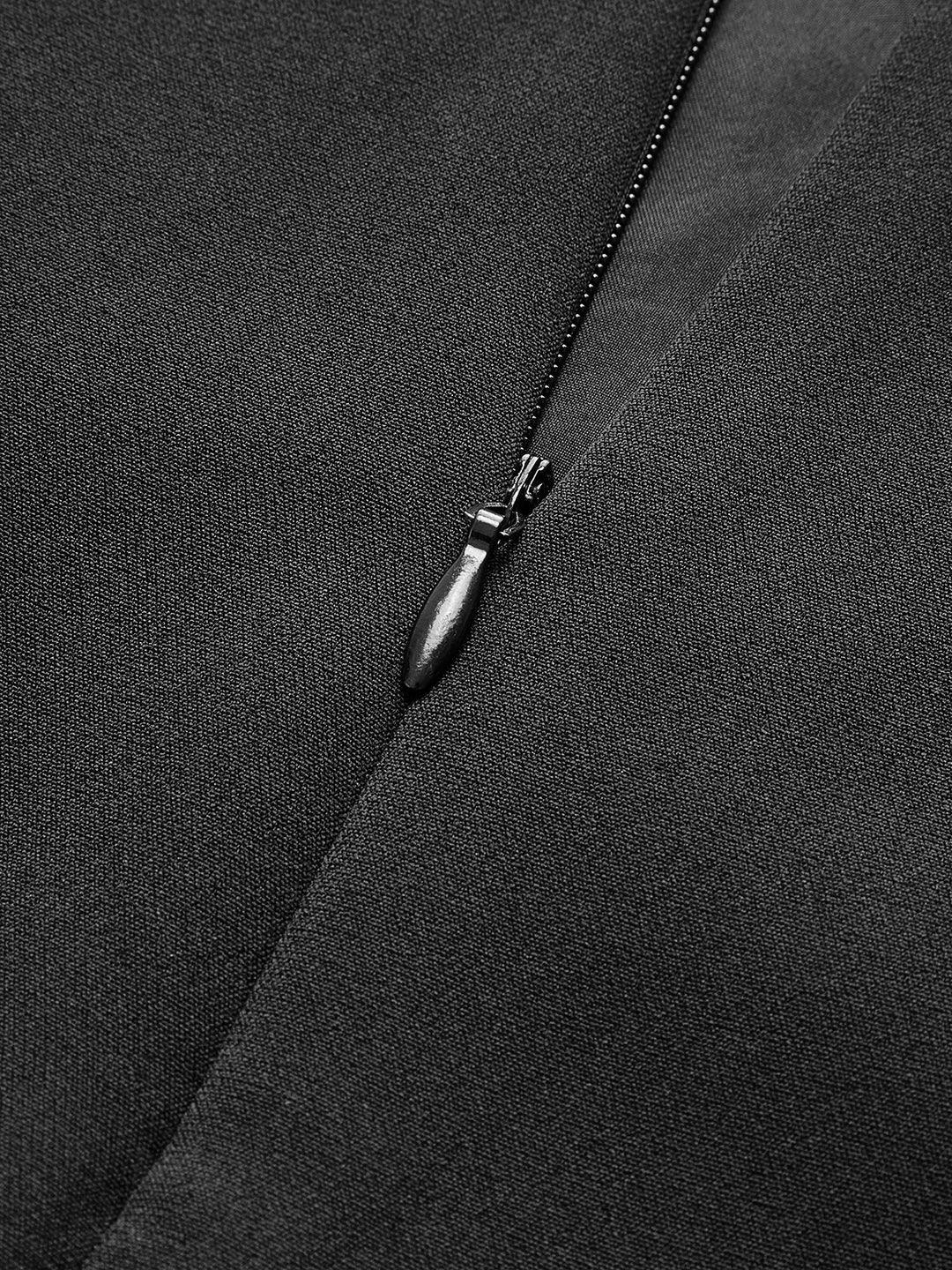 Κομψό φόρεμα με στενή εφαρμογή και τιράντες - LA FEMME WANDERER