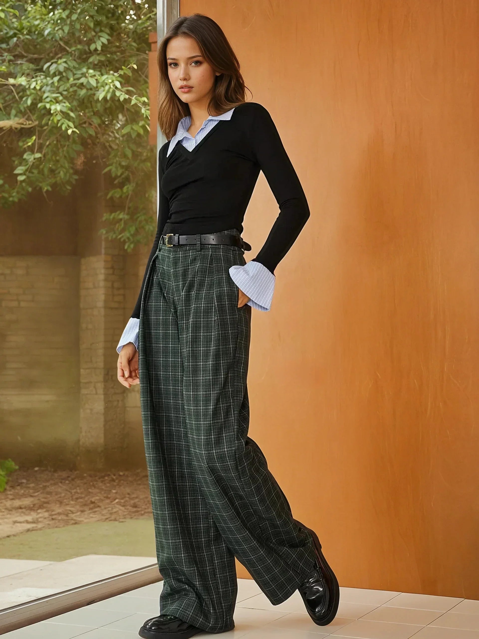 Πλεκτό τοπ με στρώσεις και γιακά σε αντίθεση με λεπτομέρεια πουκάμισου - LA FEMME WANDERER