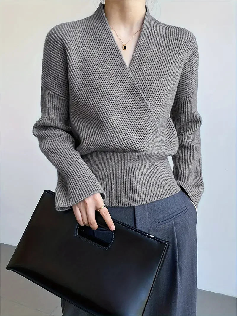Πλεκτό πουλόβερ με σταυρωτό ντεκολτέ σε σχήμα V - LA FEMME WANDERER