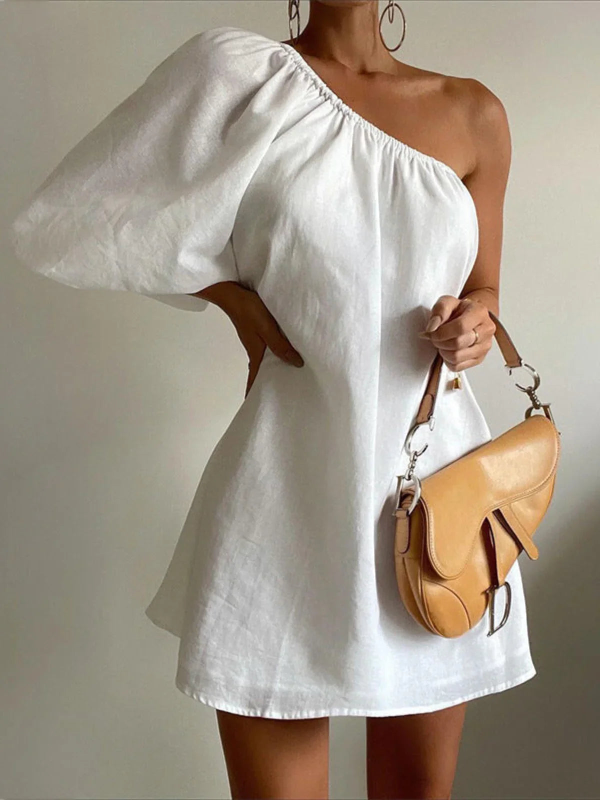 Κοντό φόρεμα πλάτης ώμου - LA FEMME WANDERER