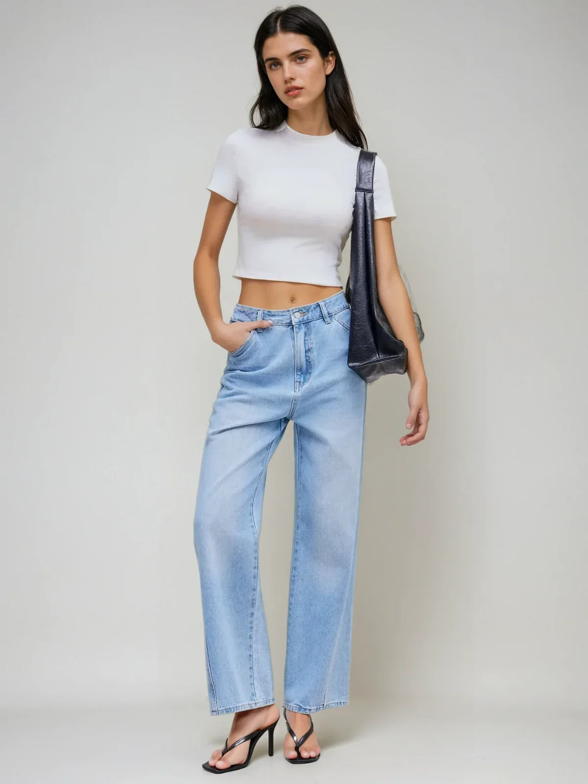 Εφαρμοστό μπλουζάκι με διαχρονικό στυλ - LA FEMME WANDERER