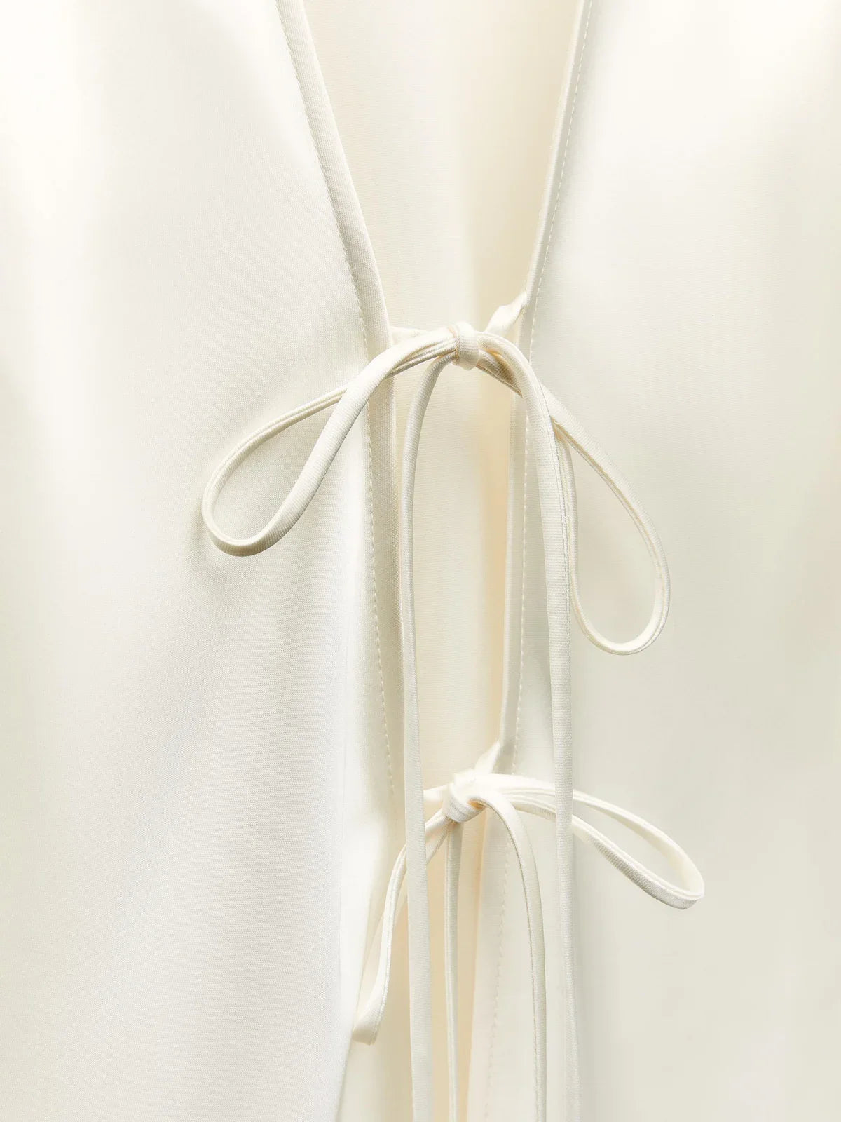 Μπλουζάκι Ivory Charm Μπροστινή Γραβάτα - LA FEMME WANDERER