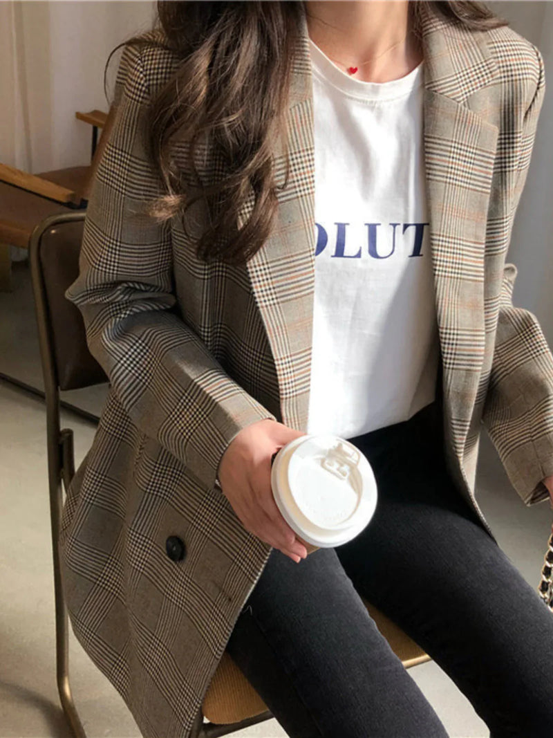 Σακάκι με καρό γιακά και εύκολο στυλ