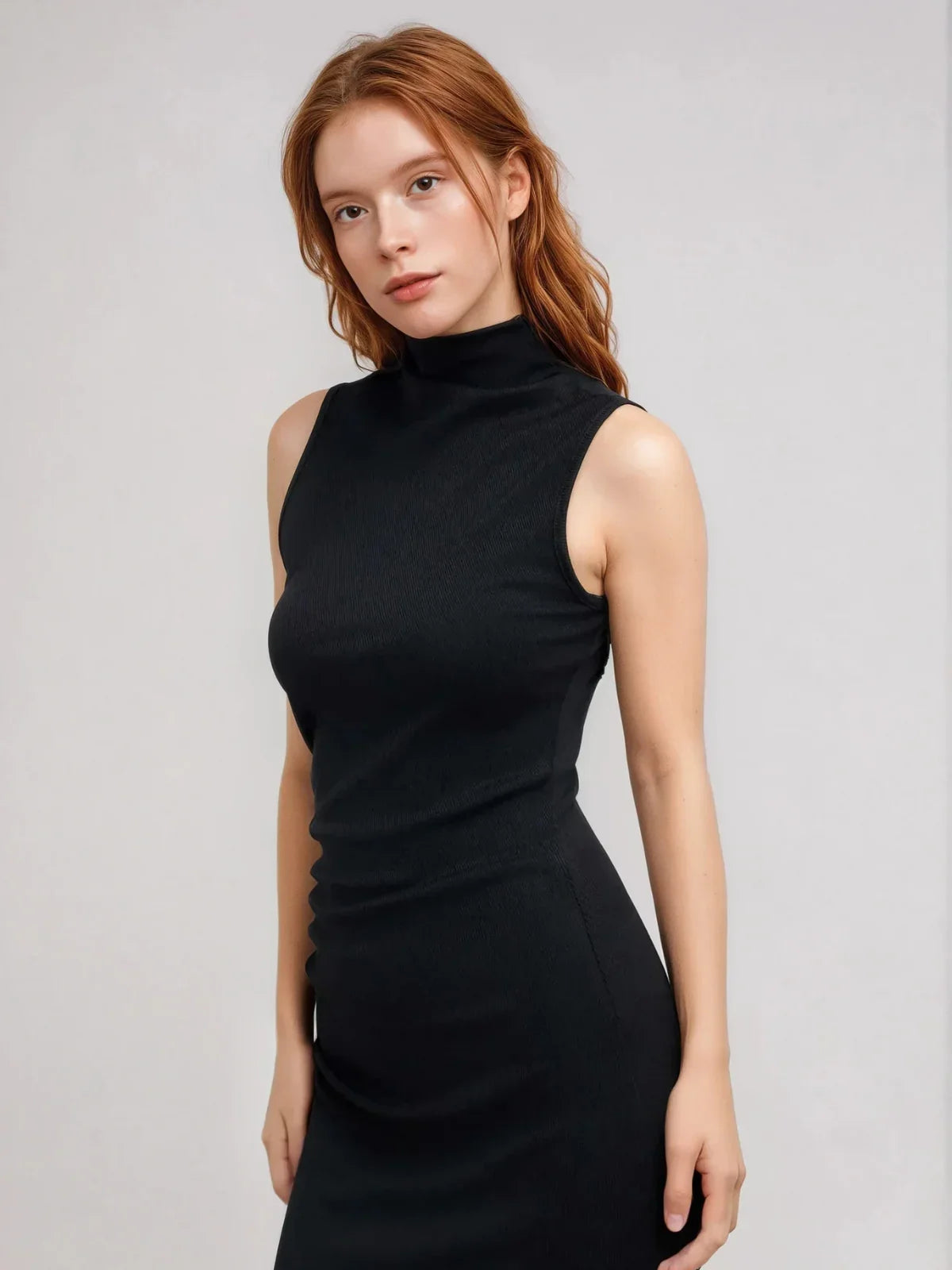 Φόρεμα χωρίς μανίκια με στρογγυλή λαιμόκοψη και σχίσιμο - LA FEMME WANDERER