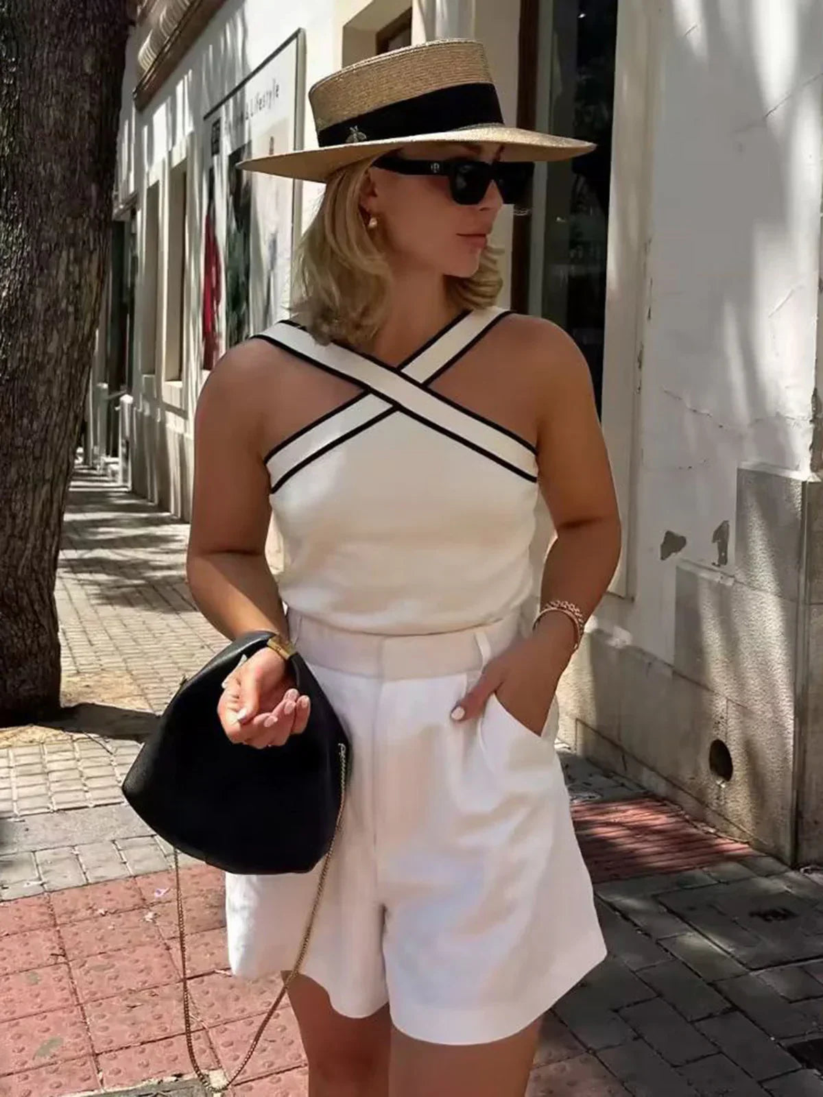 Μπλούζα με τιράντες και σταυρωτό ντεκολτέ σε αντίθεση χρώματος - LA FEMME WANDERER