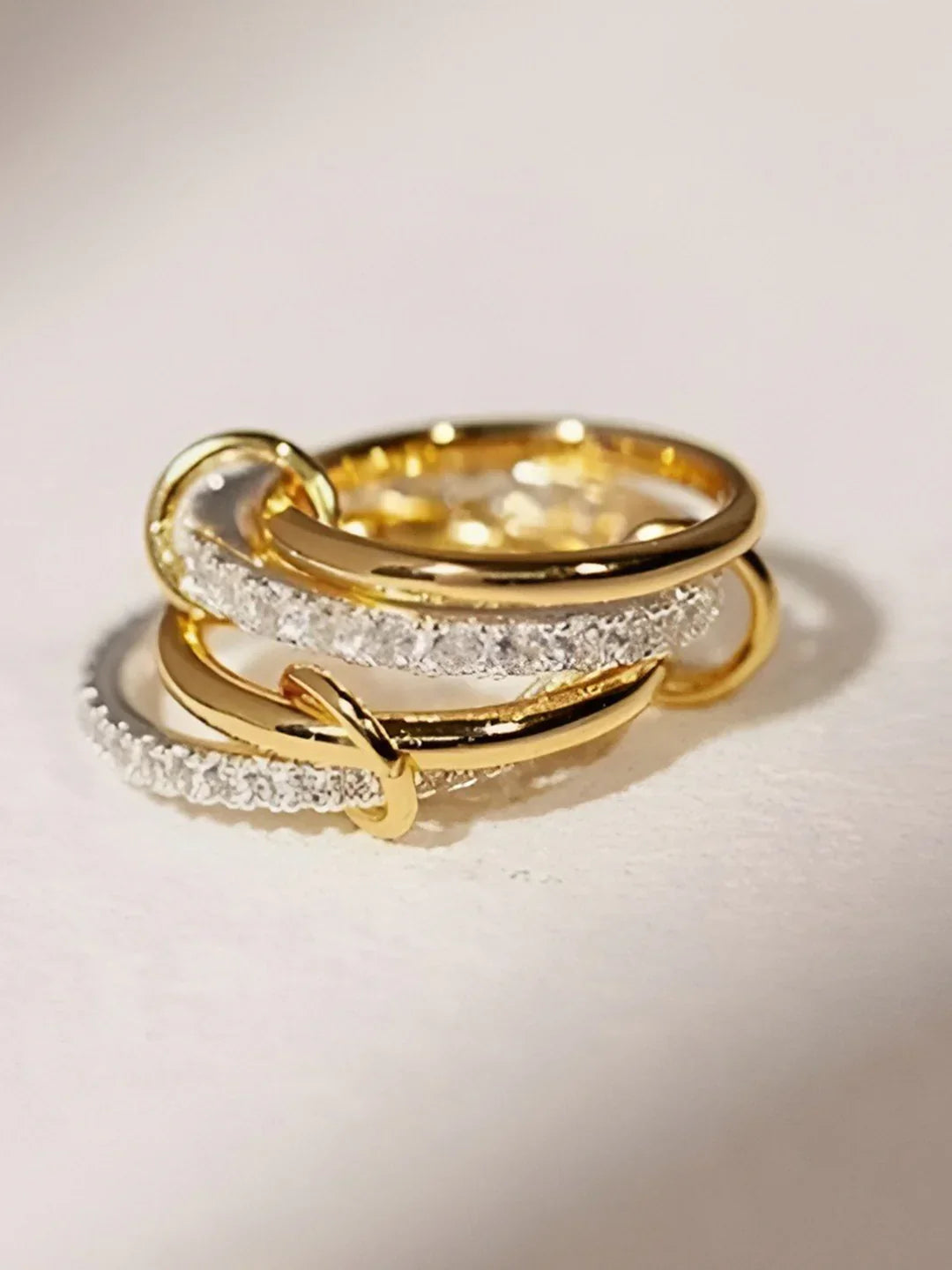 Δαχτυλίδι με κυβικά ζιργκόν σε επιχρυσωμένο σχήμα - LA FEMME WANDERER