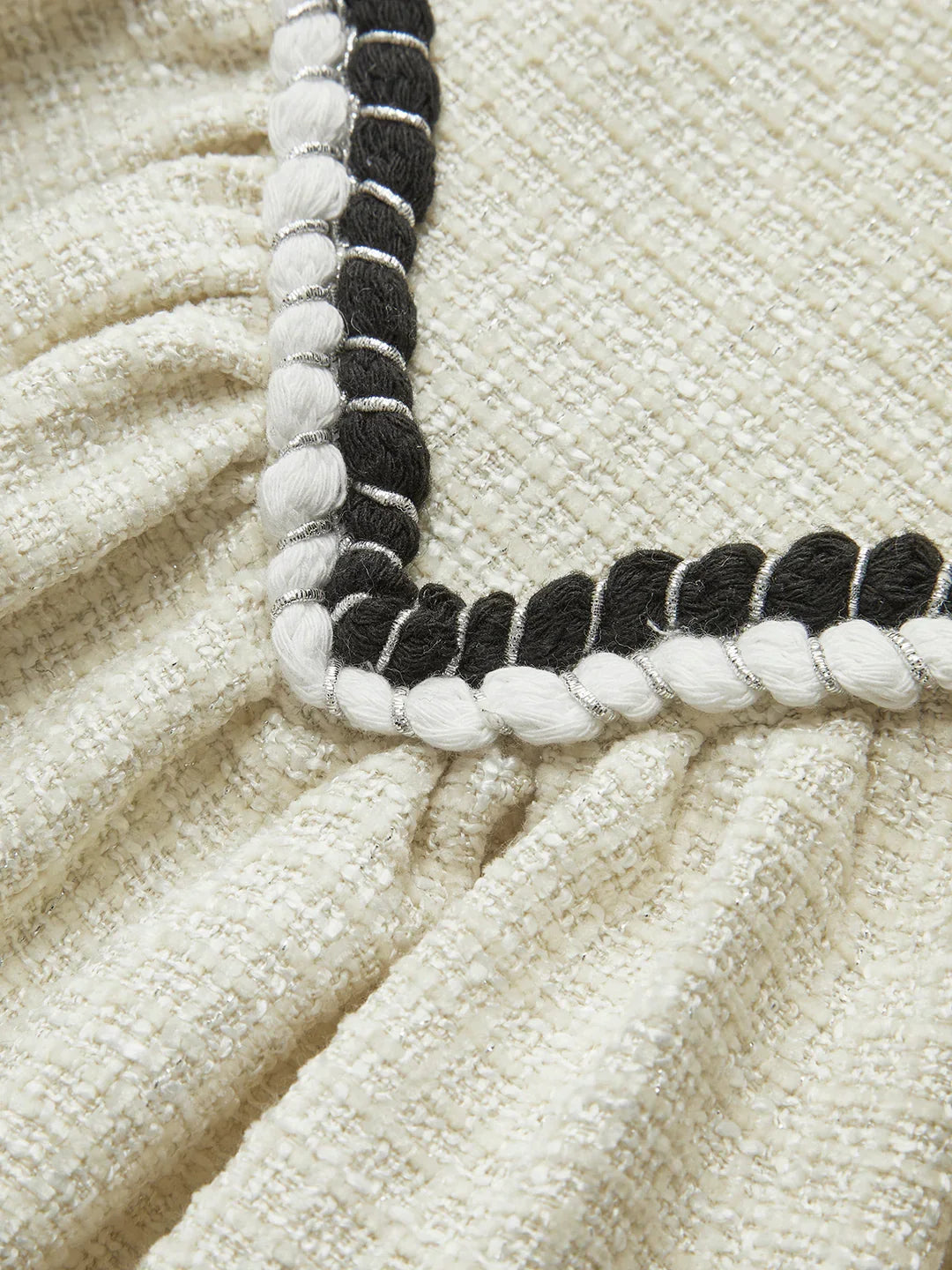 Κομψό φόρεμα από τουίντ με πλισέ τιράντες - LA FEMME WANDERER