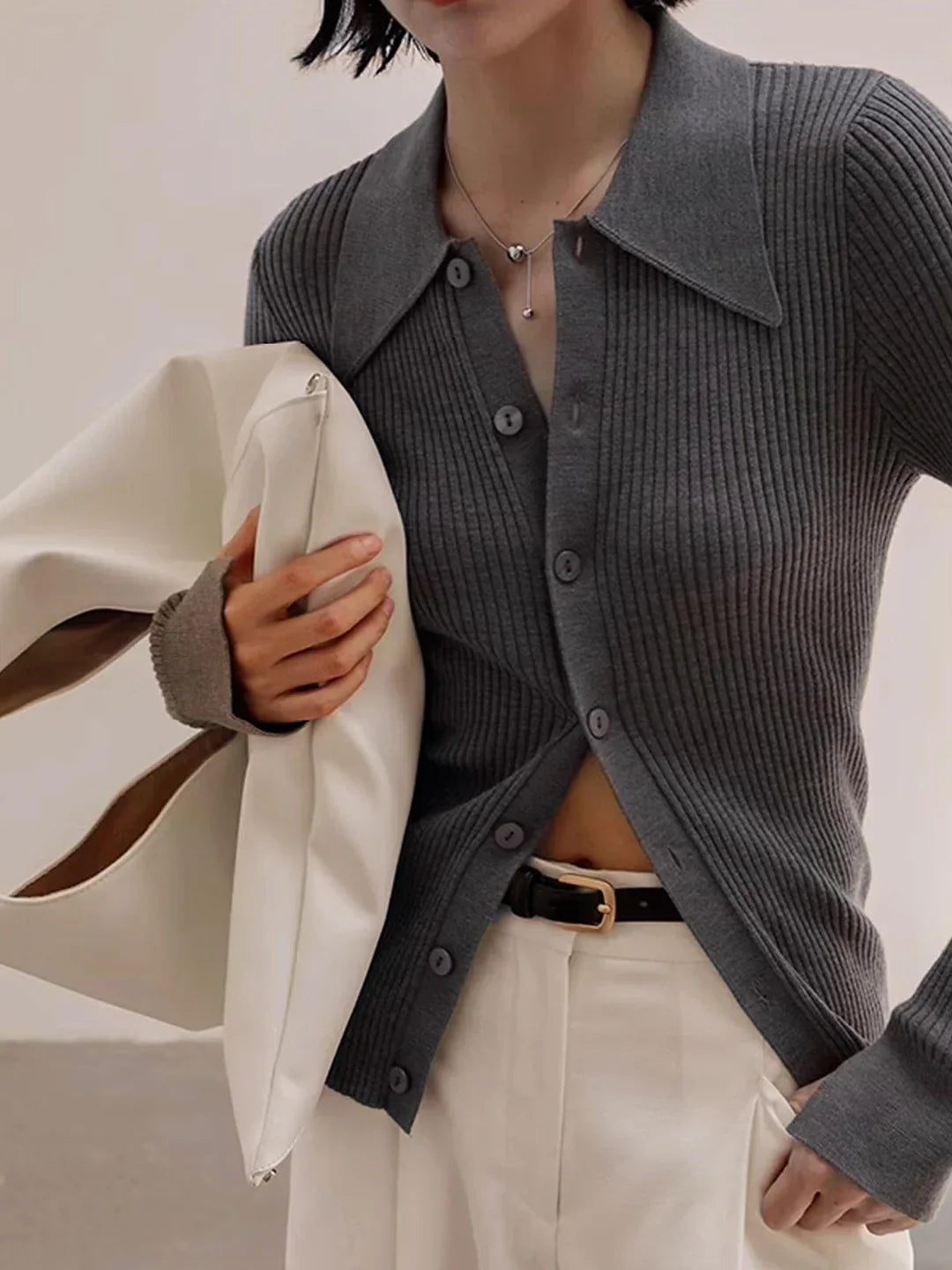 Λεπτή ζακέτα με ριμπ πέτο σε στυλ Oldmoney - LA FEMME WANDERER