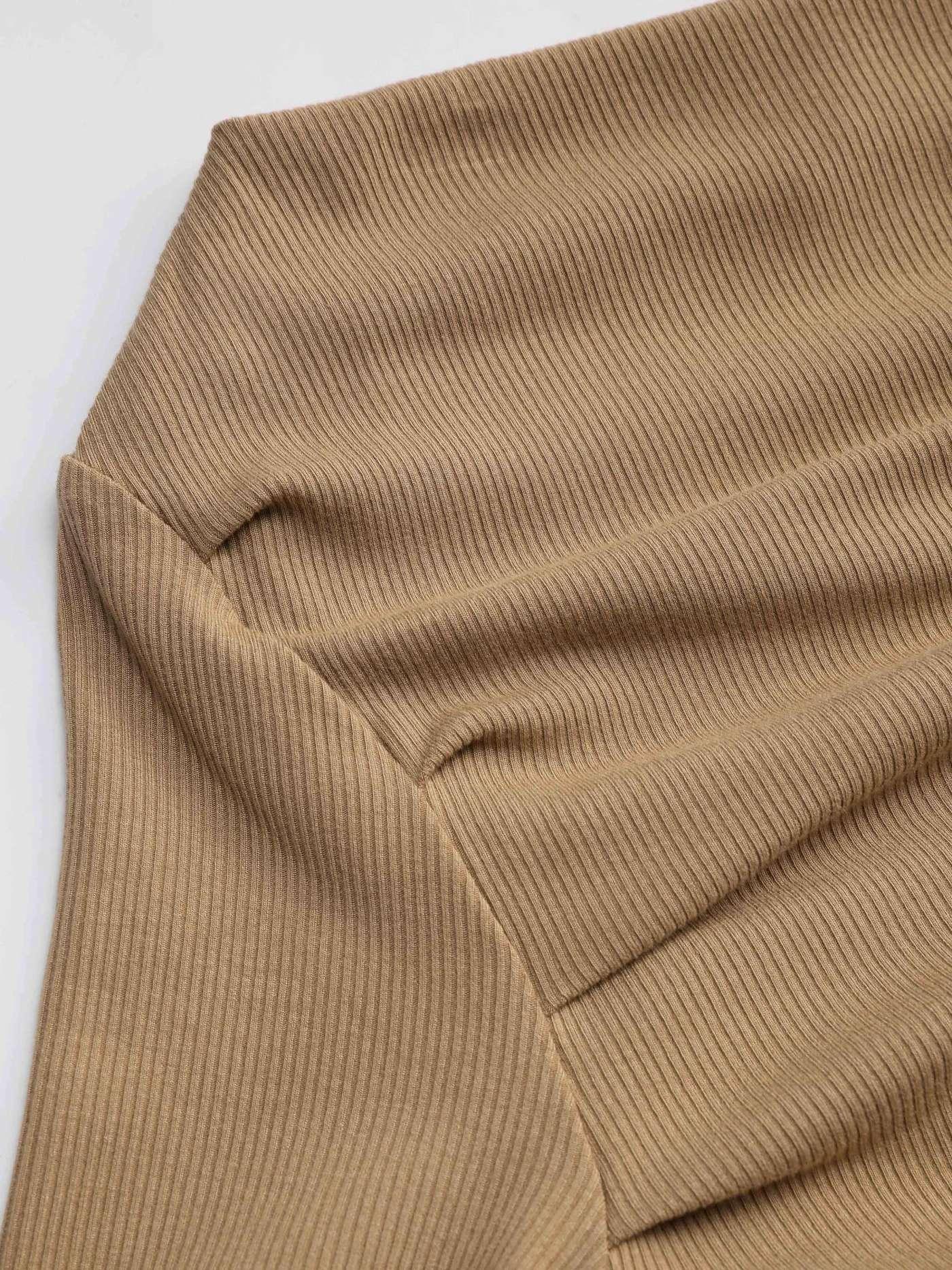 Μονόχρωμο τοπ με ασύμμετρη λαιμόκοψη και μακριά μανίκια - LA FEMME WANDERER