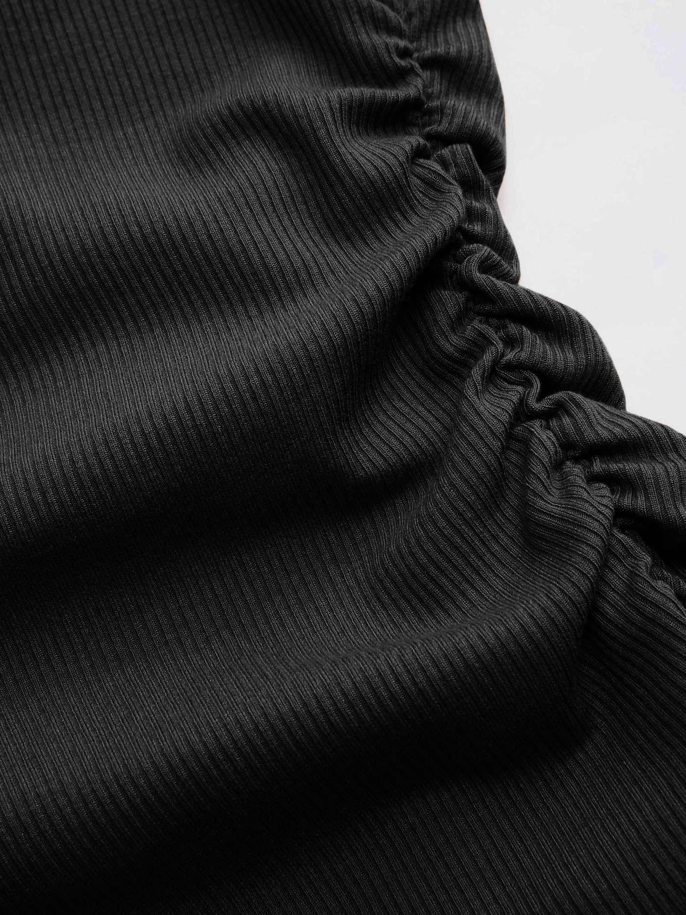 Μονόχρωμο τοπ με ασύμμετρη λαιμόκοψη και μακριά μανίκια - LA FEMME WANDERER