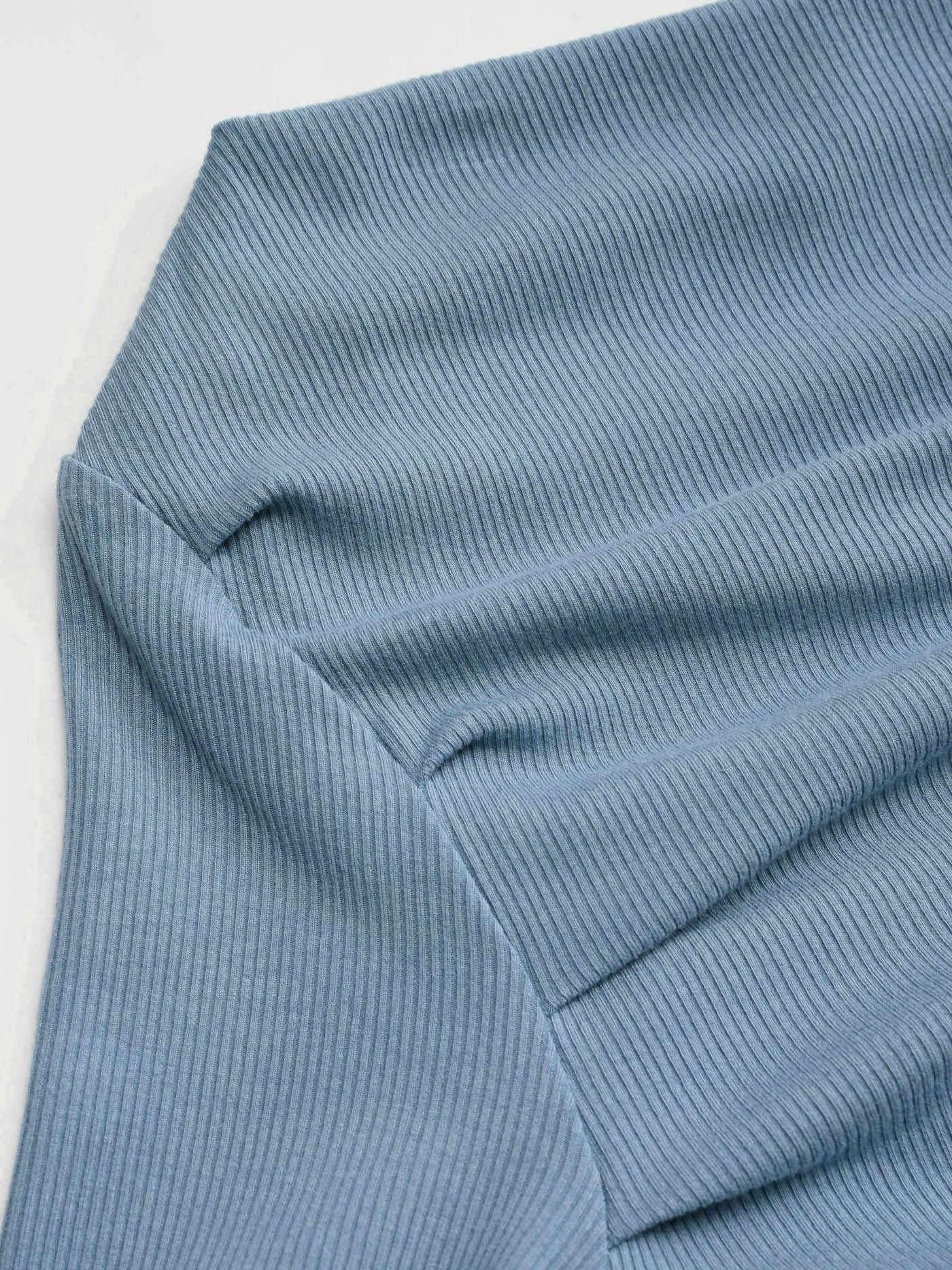 Μονόχρωμο τοπ με ασύμμετρη λαιμόκοψη και μακριά μανίκια - LA FEMME WANDERER