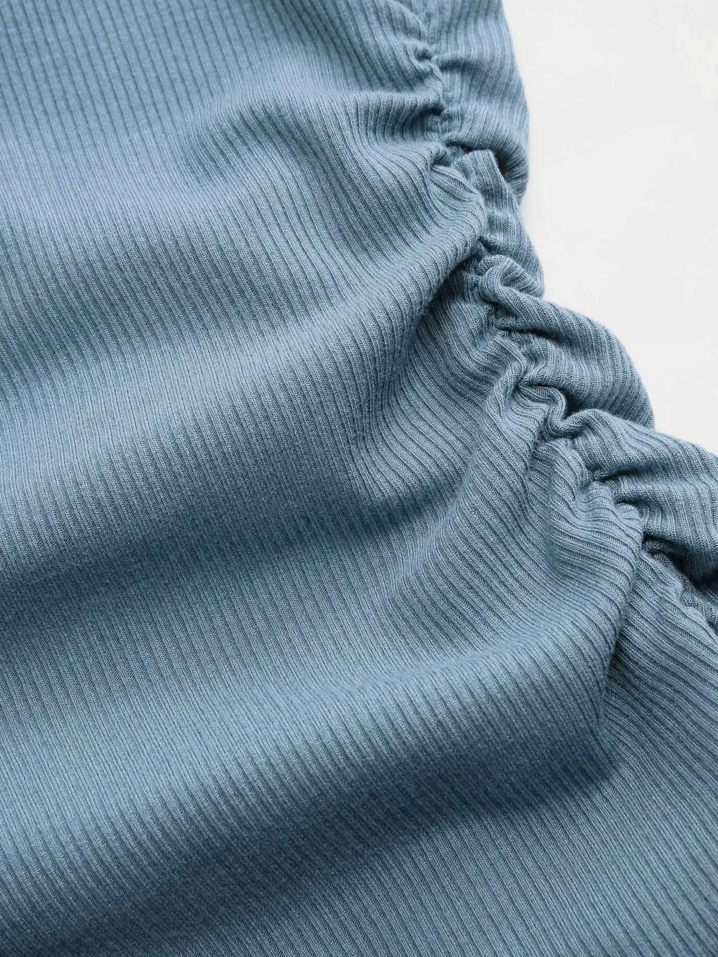 Μονόχρωμο τοπ με ασύμμετρη λαιμόκοψη και μακριά μανίκια - LA FEMME WANDERER