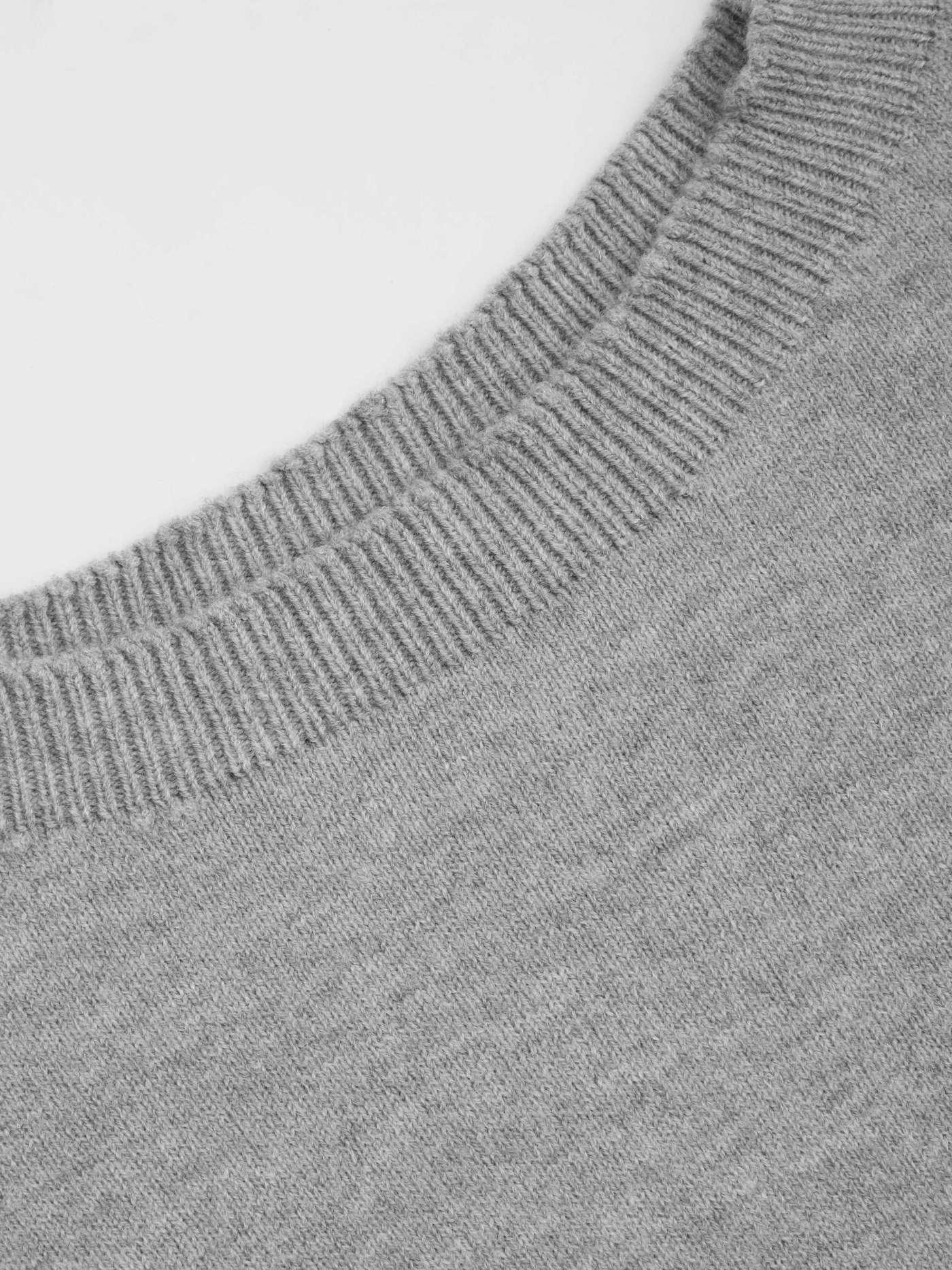 Πλεκτό oversized πουλόβερ με ασύμμετρη λαιμόκοψη - LA FEMME WANDERER