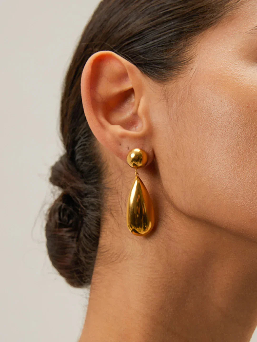 Σκουλαρίκια από ανοξείδωτο ατσάλι σε σχήμα σταγόνας νερού - LA FEMME WANDERER