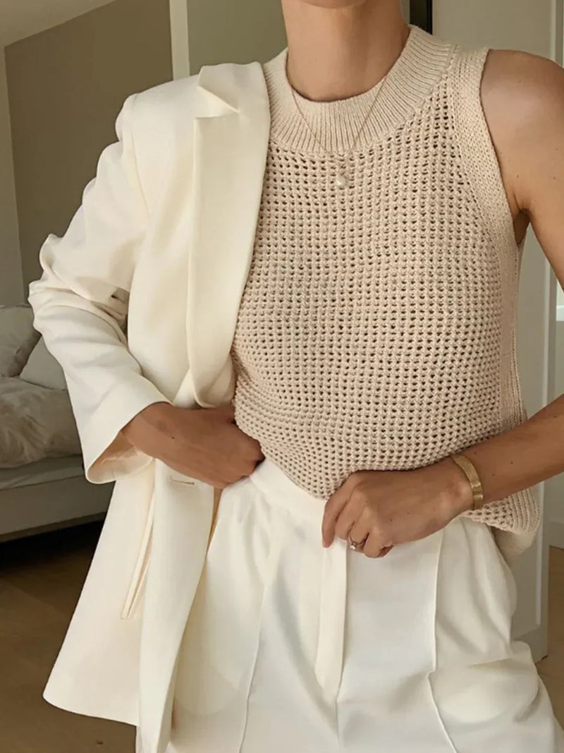 Αμάνικο τοπ από μονόχρωμο πλεκτό σε all-match στυλ