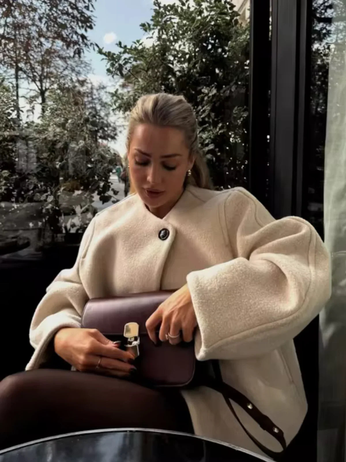 Μάλλινο κοντό παλτό με λαιμόκοψη O - LA FEMME WANDERER