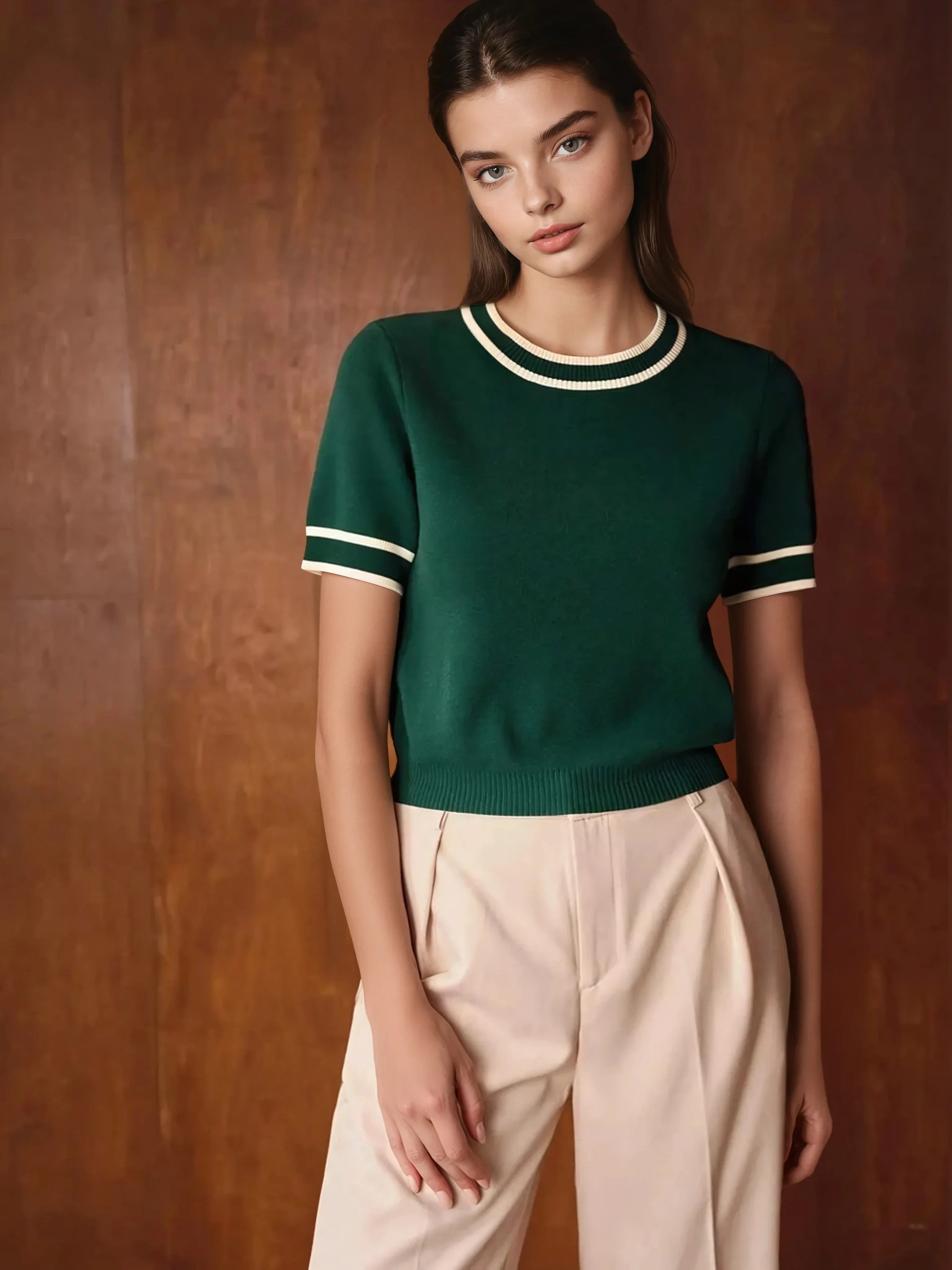 Πλεκτό τοπ με τελείωμα σε αντίθεση, κοντά μανίκια, μοντέρνα εφαρμογή - LA FEMME WANDERER