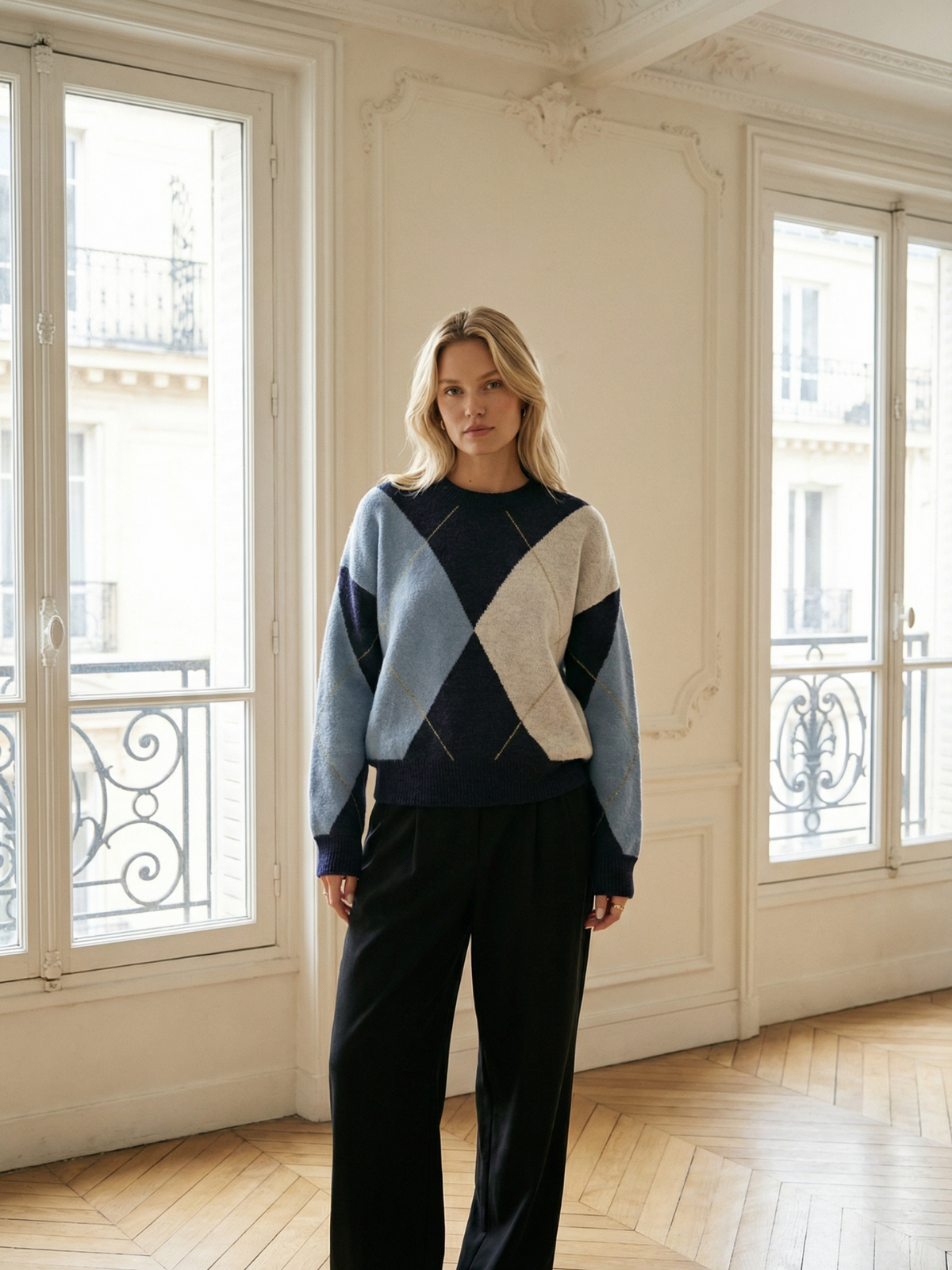 Πουλόβερ με χρωματικό μπλοκ και διαμάντια